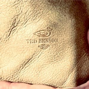 lovely tan ted benson bag bucket style with front sip pocket